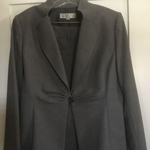 Ladies suit